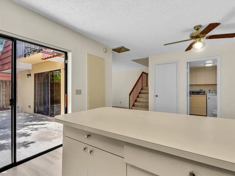 713 NW 99th Circle Plantation, FL 33324