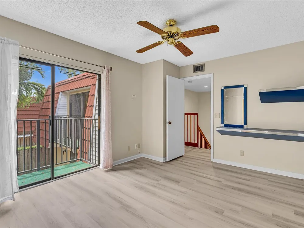 713 NW 99th Circle Plantation, FL 33324