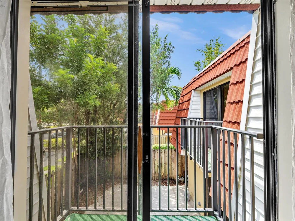 713 NW 99th Circle Plantation, FL 33324