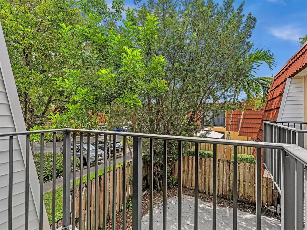 713 NW 99th Circle Plantation, FL 33324
