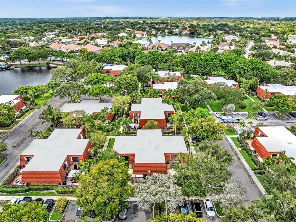 713 NW 99th Circle Plantation, FL 33324