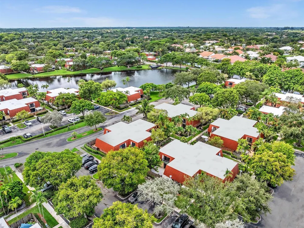 713 NW 99th Circle Plantation, FL 33324