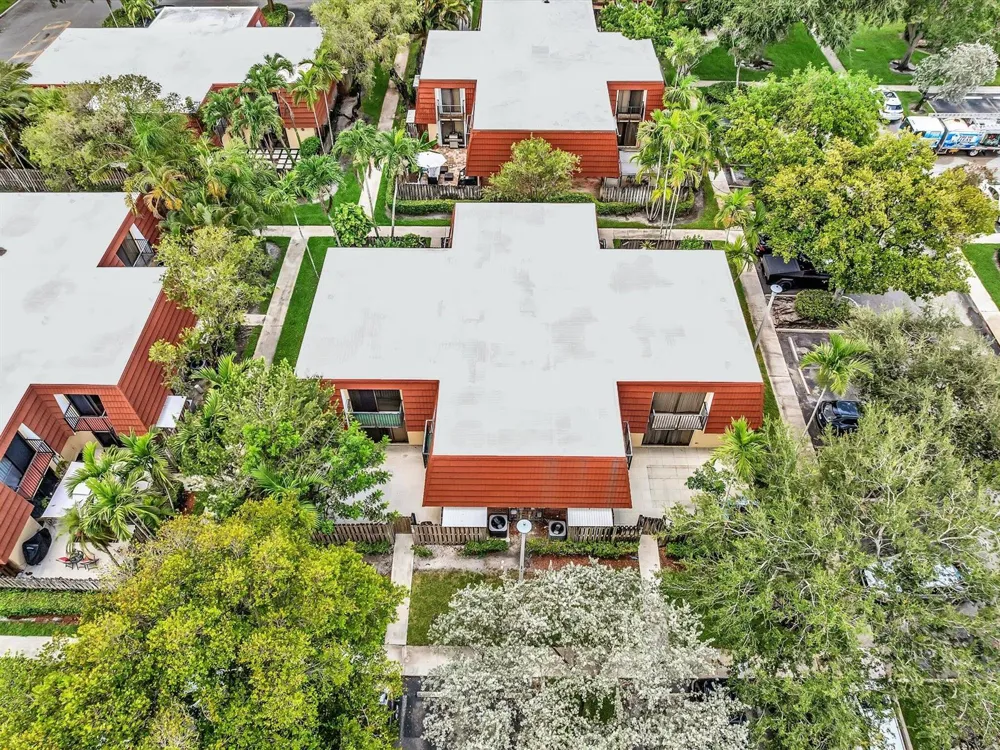 713 NW 99th Circle Plantation, FL 33324