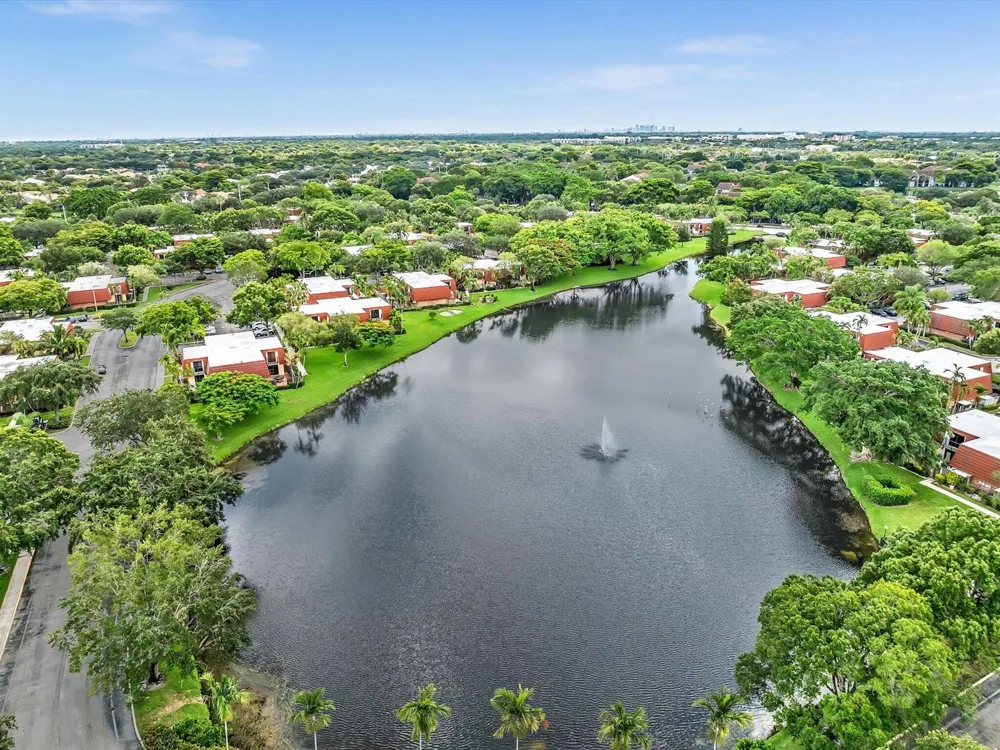 713 NW 99th Circle Plantation, FL 33324