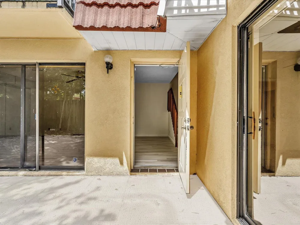 713 NW 99th Circle Plantation, FL 33324