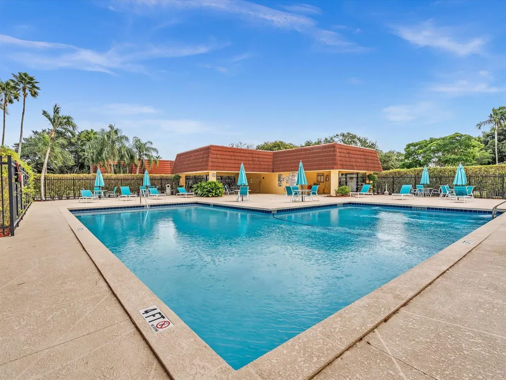 713 NW 99th Circle Plantation, FL 33324