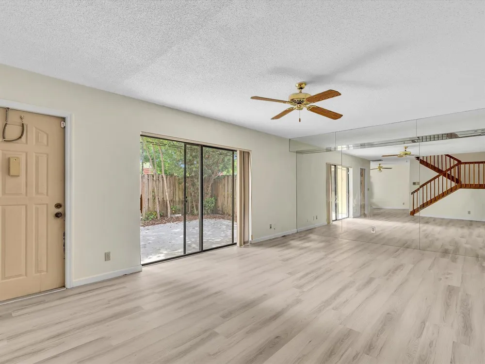 713 NW 99th Circle Plantation, FL 33324