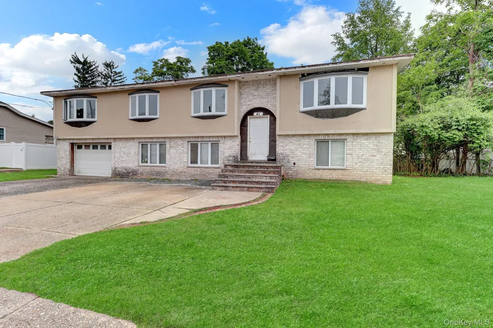 41 Fremont Street Lindenhurst, NY 11757