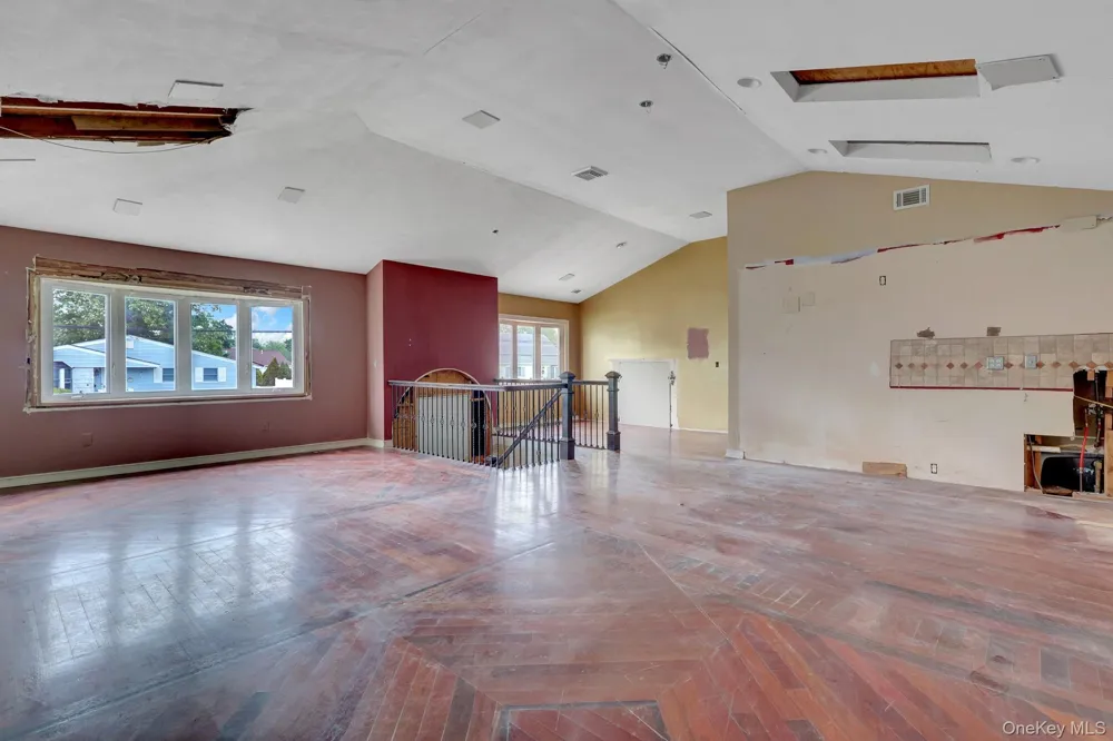41 Fremont Street Lindenhurst, NY 11757