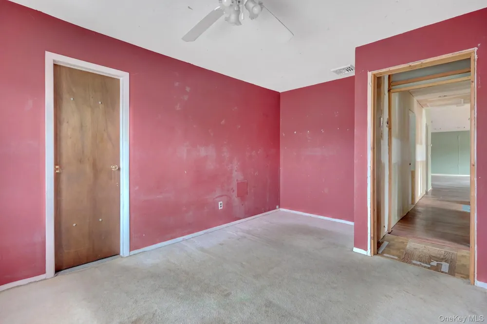 41 Fremont Street Lindenhurst, NY 11757
