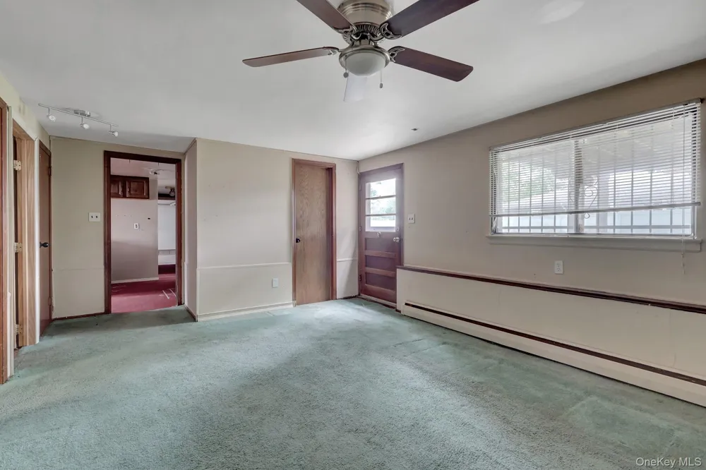 41 Fremont Street Lindenhurst, NY 11757