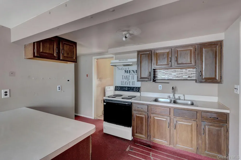 41 Fremont Street Lindenhurst, NY 11757