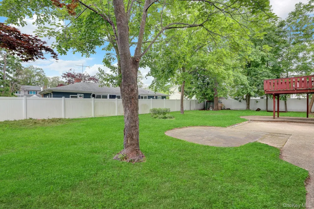 41 Fremont Street Lindenhurst, NY 11757