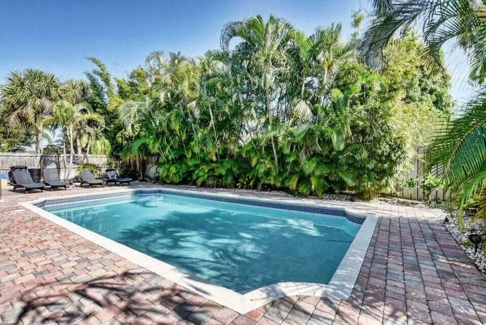 4140 Woods End Road Boca Raton, FL 33487