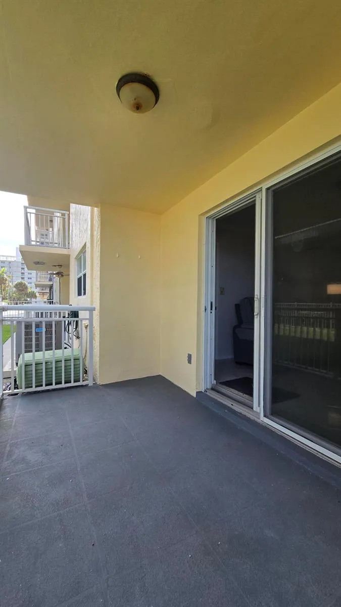 1161 Hillsboro Mile #107 Hillsboro Beach, FL 33062