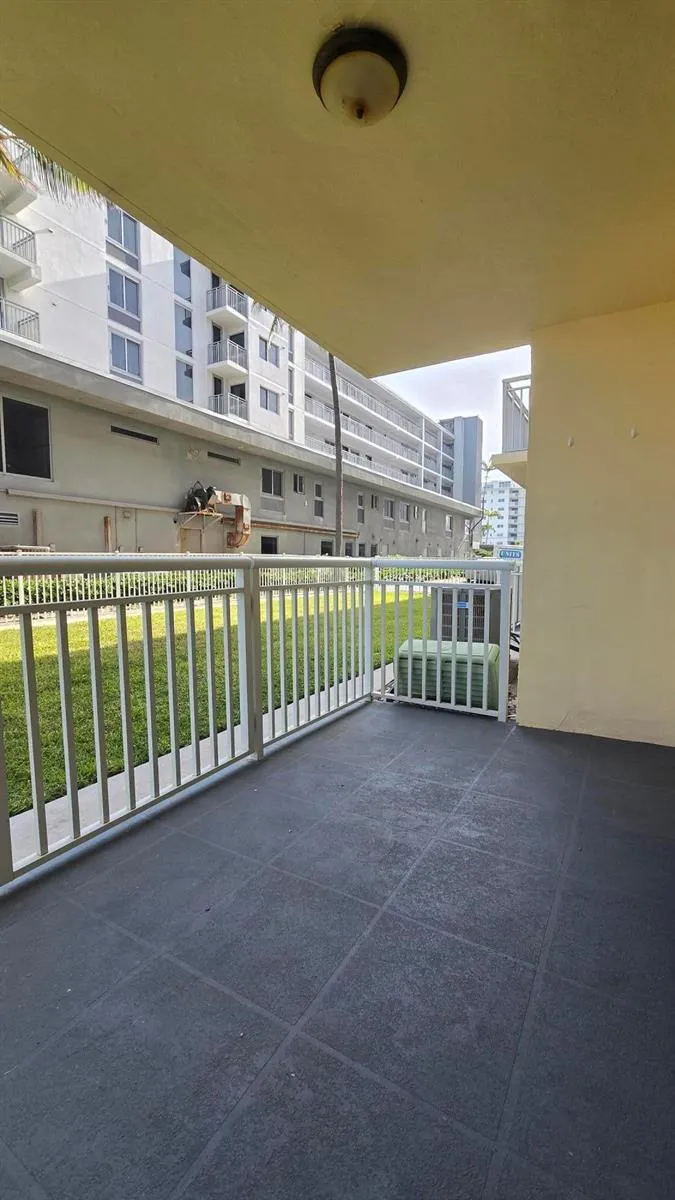 1161 Hillsboro Mile #107 Hillsboro Beach, FL 33062