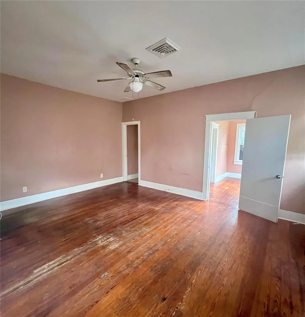 215 BUENA VISTA DRIVE Lake Alfred, FL 33850