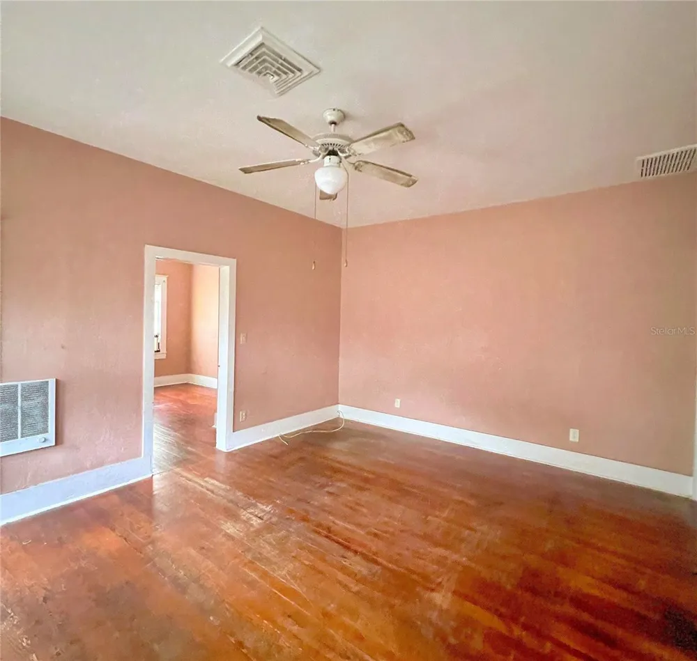215 BUENA VISTA DRIVE Lake Alfred, FL 33850