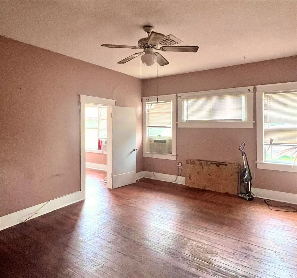 215 BUENA VISTA DRIVE Lake Alfred, FL 33850