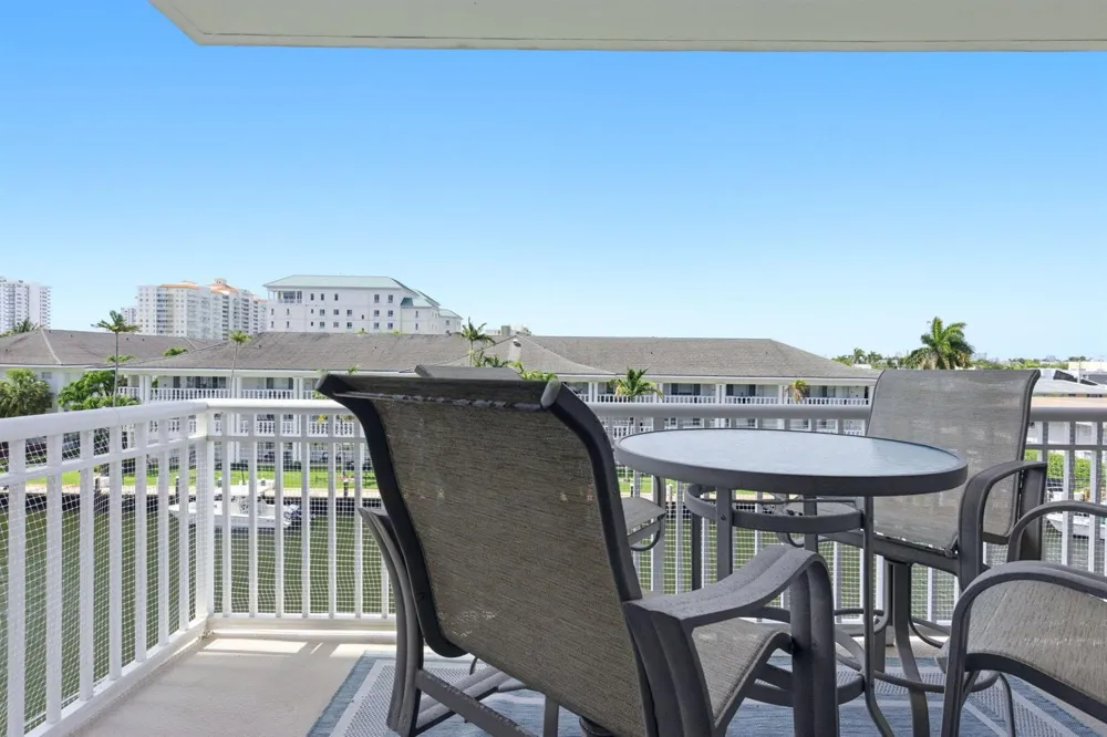 2880 NE 33rd Court #305 Fort Lauderdale, FL 33306