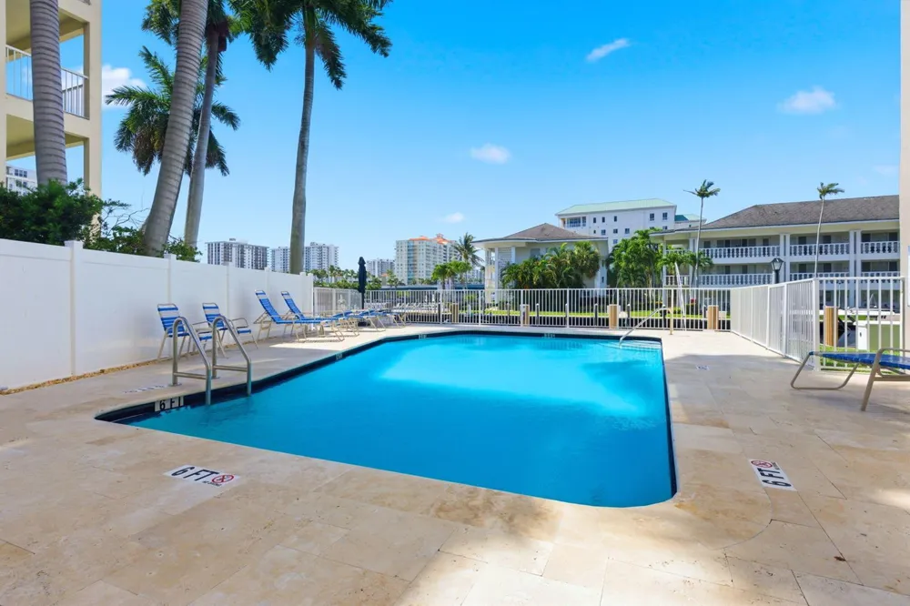 2880 NE 33rd Court #305 Fort Lauderdale, FL 33306