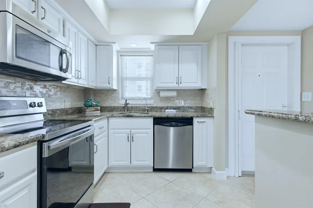 2880 NE 33rd Court #305 Fort Lauderdale, FL 33306