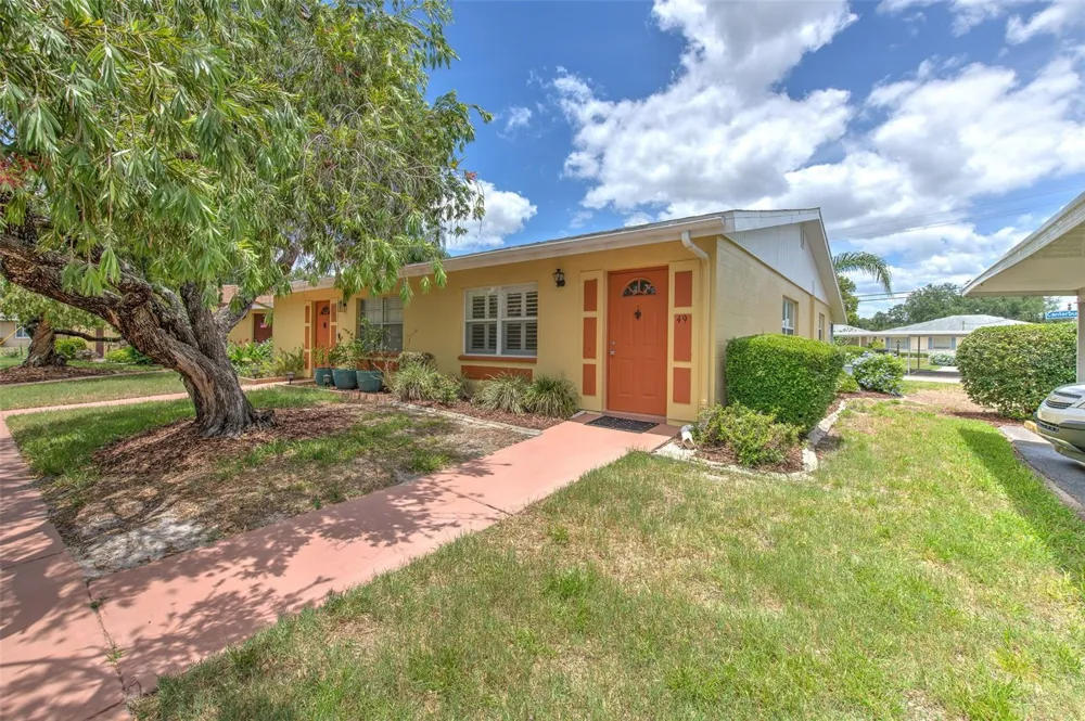 401 DORCHESTER PLACE #49 Sun City Center, FL 33573