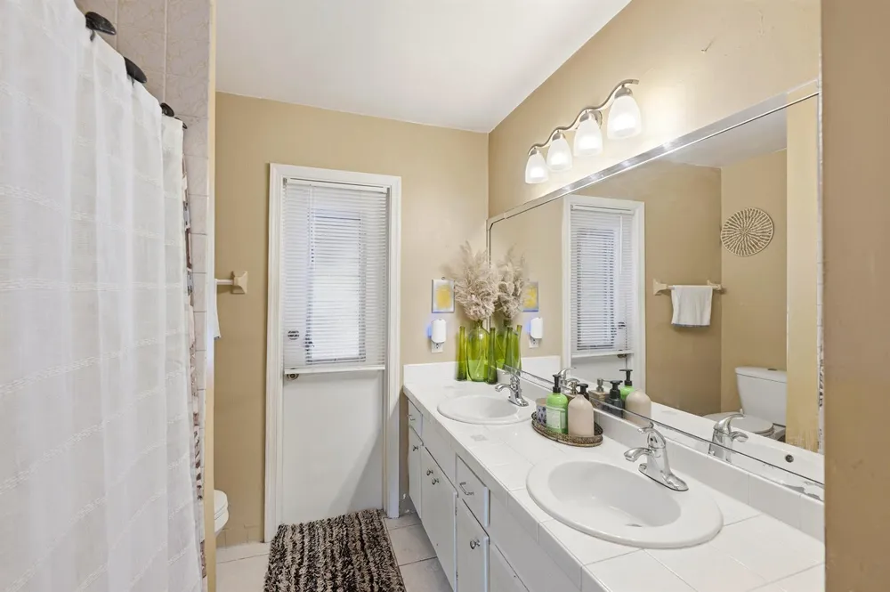 11748 NW 28th Street Coral Springs, FL 33065