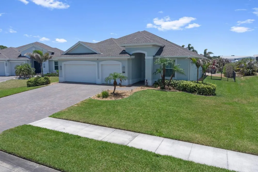 7203 33rd Square Vero Beach, FL 32967