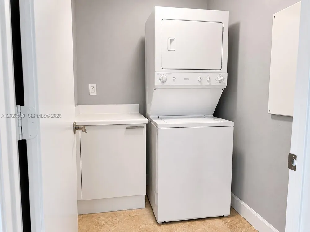14951 Royal Oaks Ln #2002 North Miami, FL 33181
