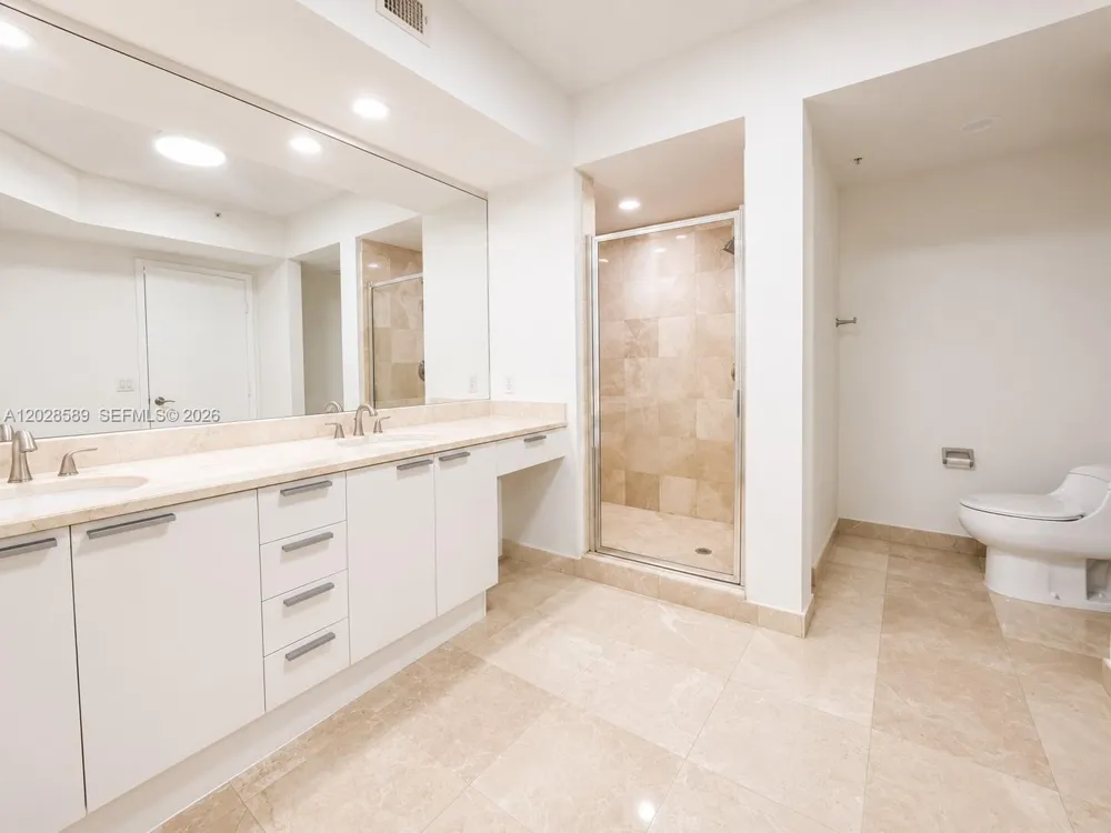 14951 Royal Oaks Ln #2002 North Miami, FL 33181