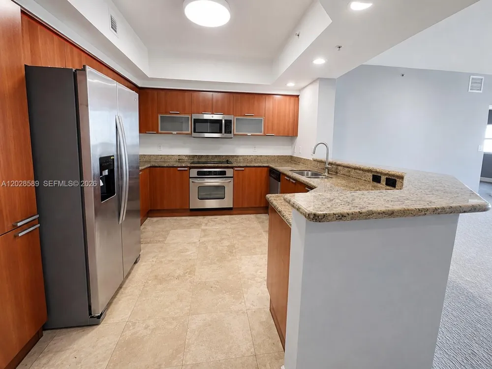 14951 Royal Oaks Ln #2002 North Miami, FL 33181