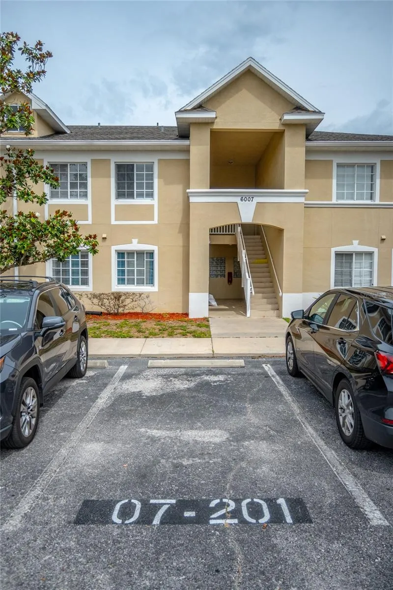 6007 SKYDALE WAY #201 Riverview, FL 33578