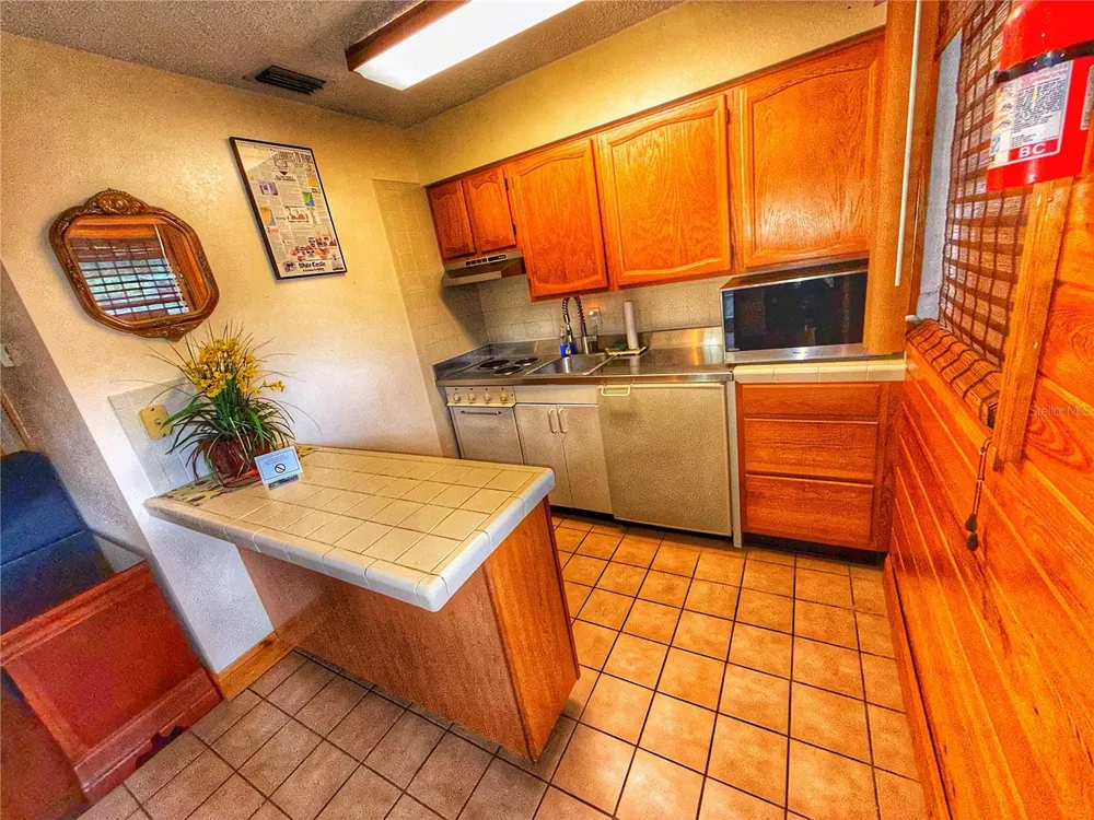 403 COTTAGE CIRCLE E #403 Lake Wales, FL 33867