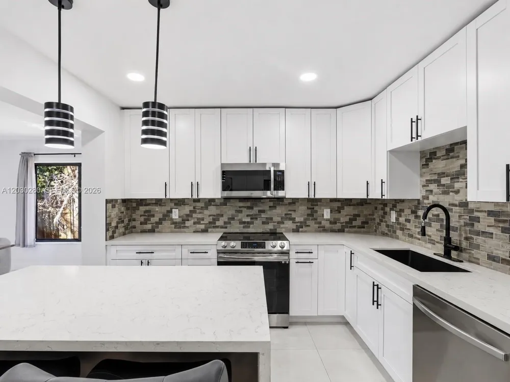 400 NW 30th Ct Wilton Manors, FL 33311
