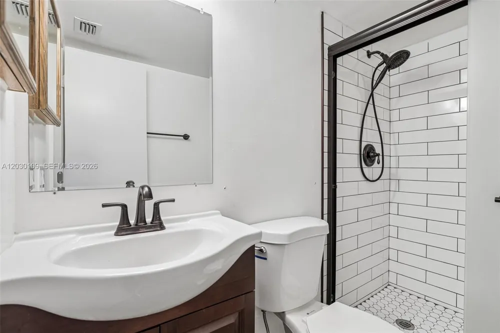 100 NW 76th Ave #108-2 Plantation, FL 33324