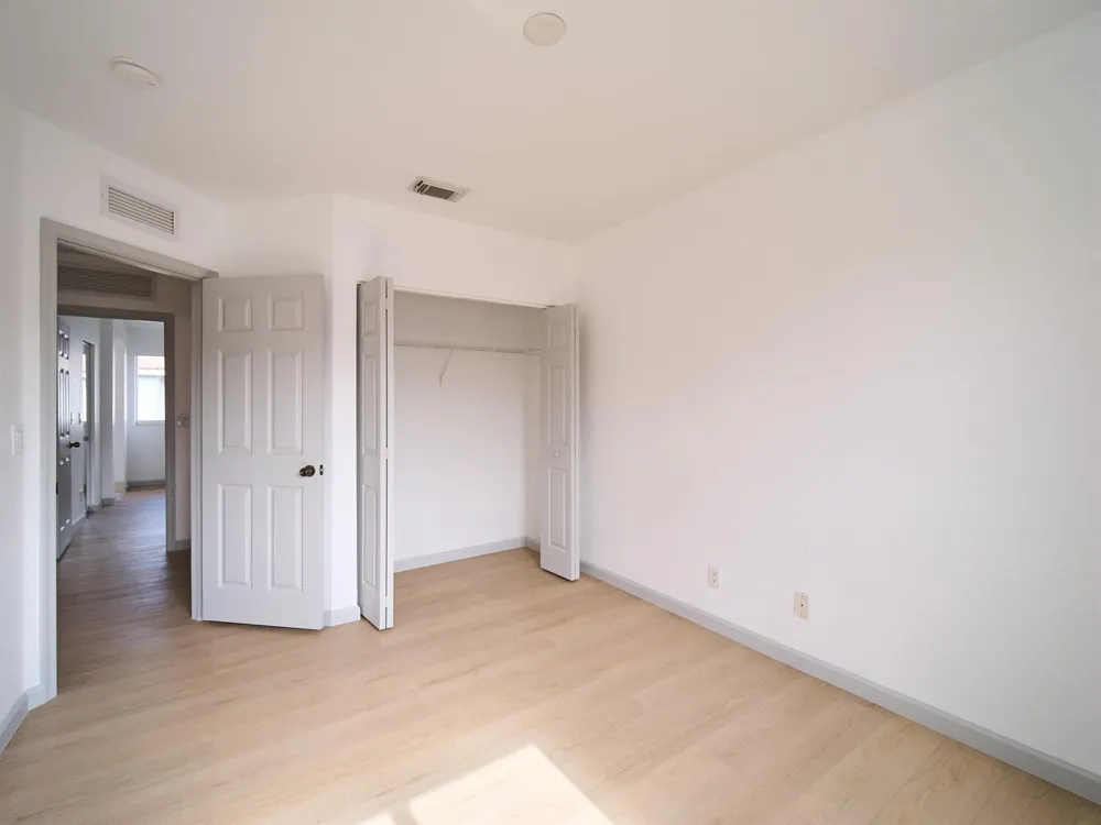 2052 Oakhurst Way Riviera Beach, FL 33404