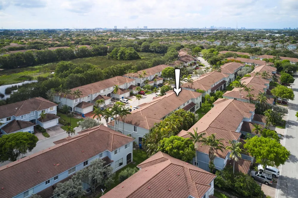 2052 Oakhurst Way Riviera Beach, FL 33404
