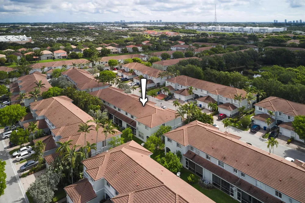 2052 Oakhurst Way Riviera Beach, FL 33404