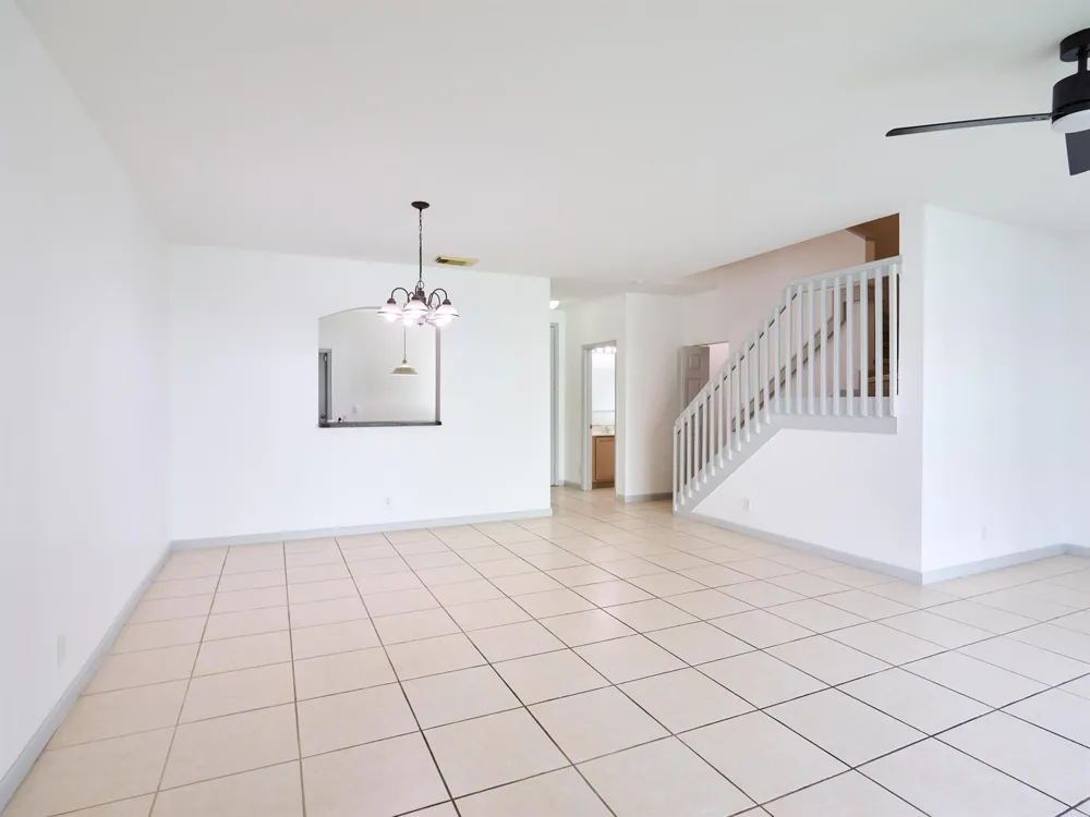 2052 Oakhurst Way Riviera Beach, FL 33404