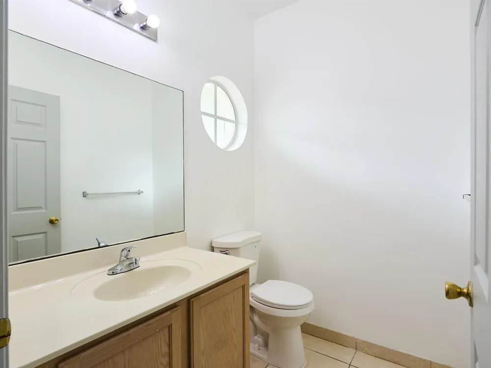 2052 Oakhurst Way Riviera Beach, FL 33404