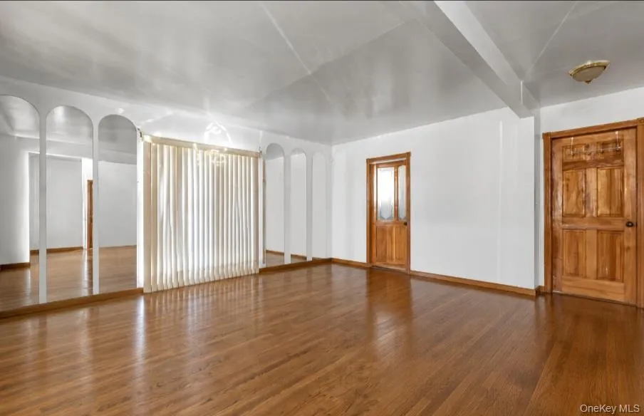 120 Memphis Ave Floral Park, NY 11001