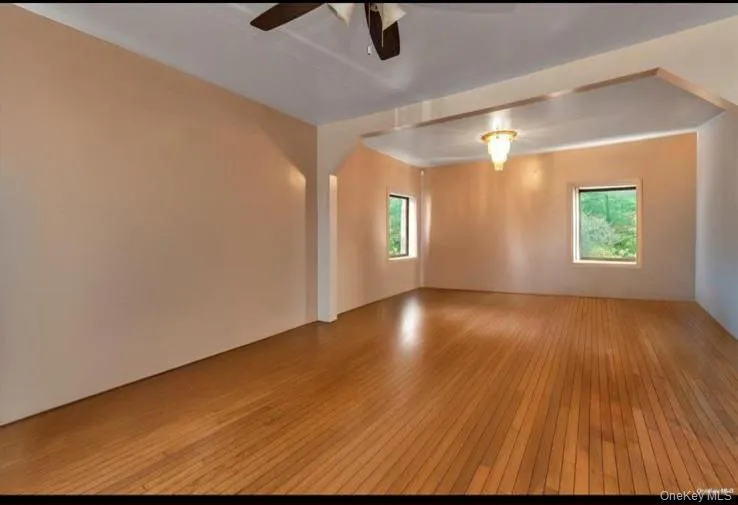 120 Memphis Ave Floral Park, NY 11001