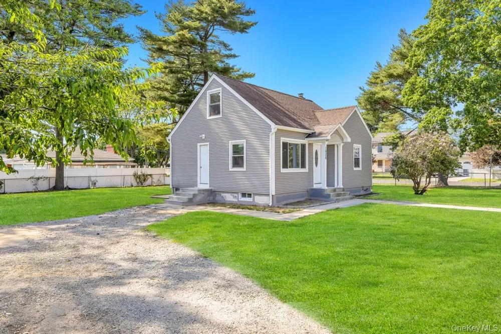 1828 Stein Drive Bay Shore, NY 11706