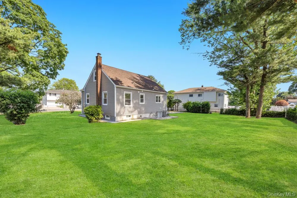 1828 Stein Drive Bay Shore, NY 11706