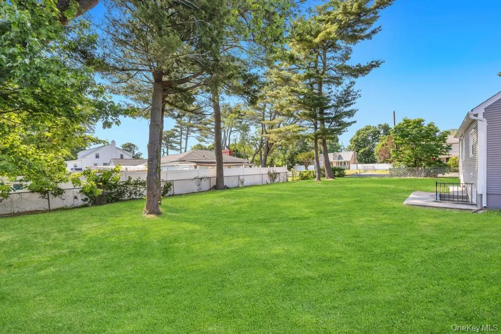 1828 Stein Drive Bay Shore, NY 11706