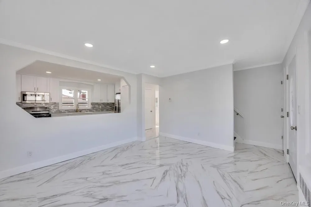 1828 Stein Drive Bay Shore, NY 11706