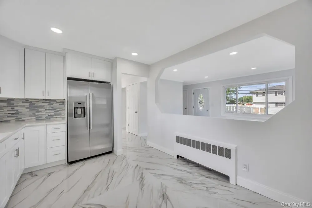 1828 Stein Drive Bay Shore, NY 11706