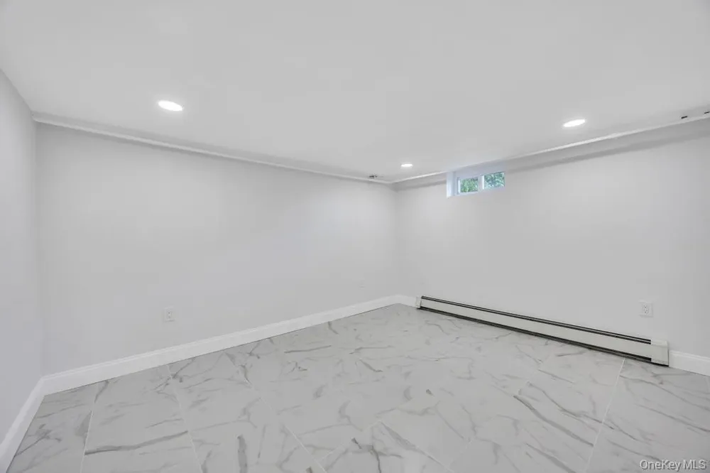 1828 Stein Drive Bay Shore, NY 11706
