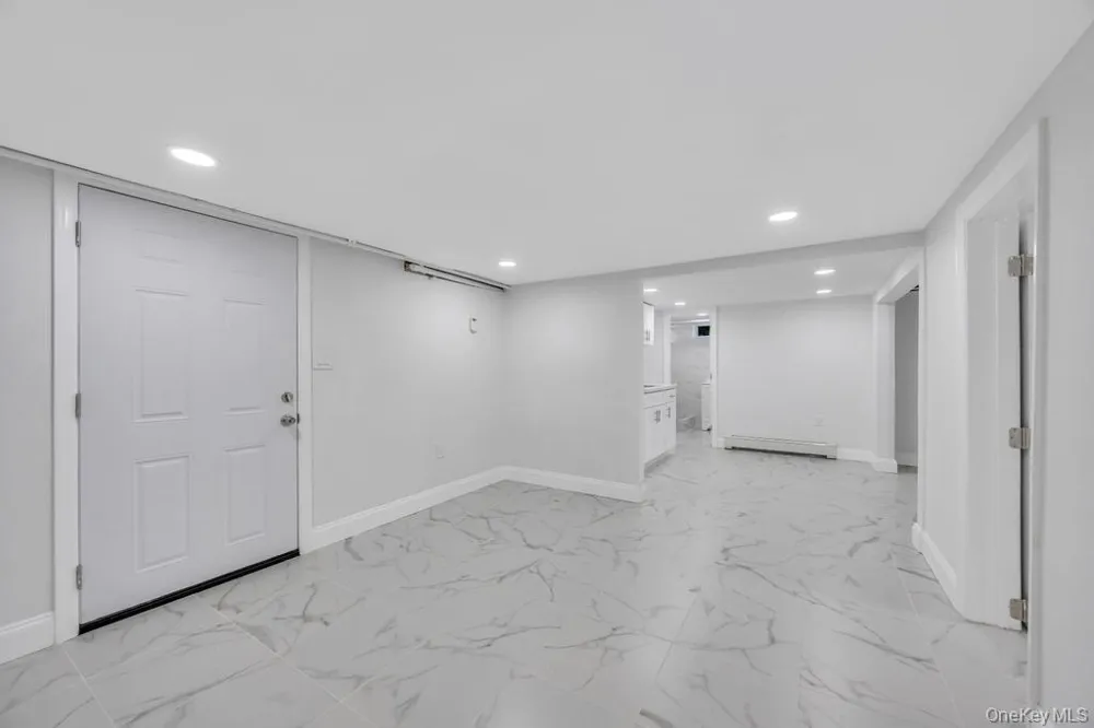 1828 Stein Drive Bay Shore, NY 11706